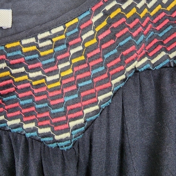 BCBGeneration Black Boho Embroidered Neckline Top Size S - Picture 3 of 9